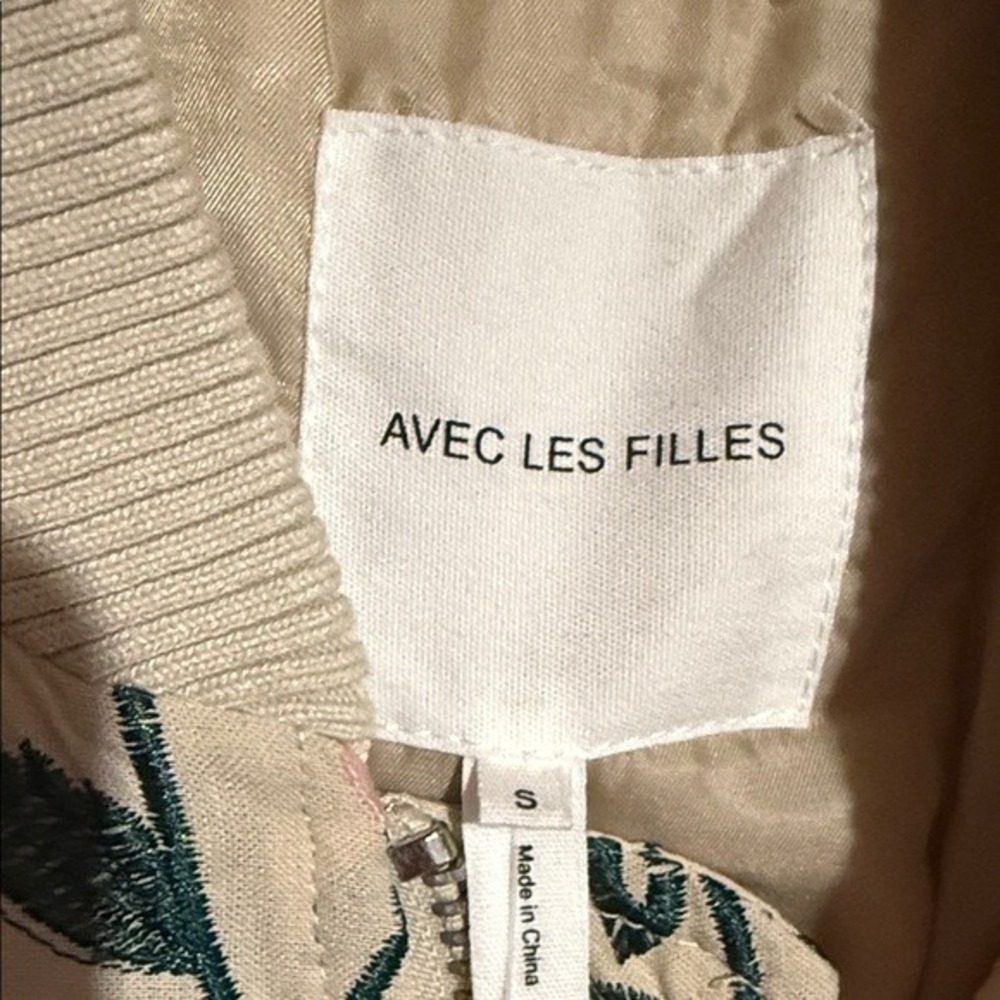 Avec Les Filles Pastel Floral Embroidered Bomber Jacket Beige Pink Women NWT SM - Picture 10 of 11